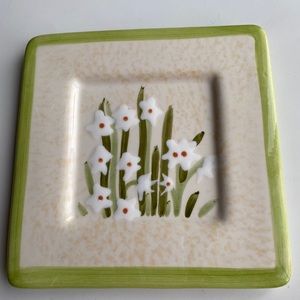 Two INSPIRADO square snack dish plate.